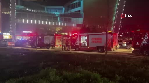 Kağıthane’de bulunan bir alışveriş merkezinde henüz bilinmeyen nedenle yangın çıktı. Olay yerine...