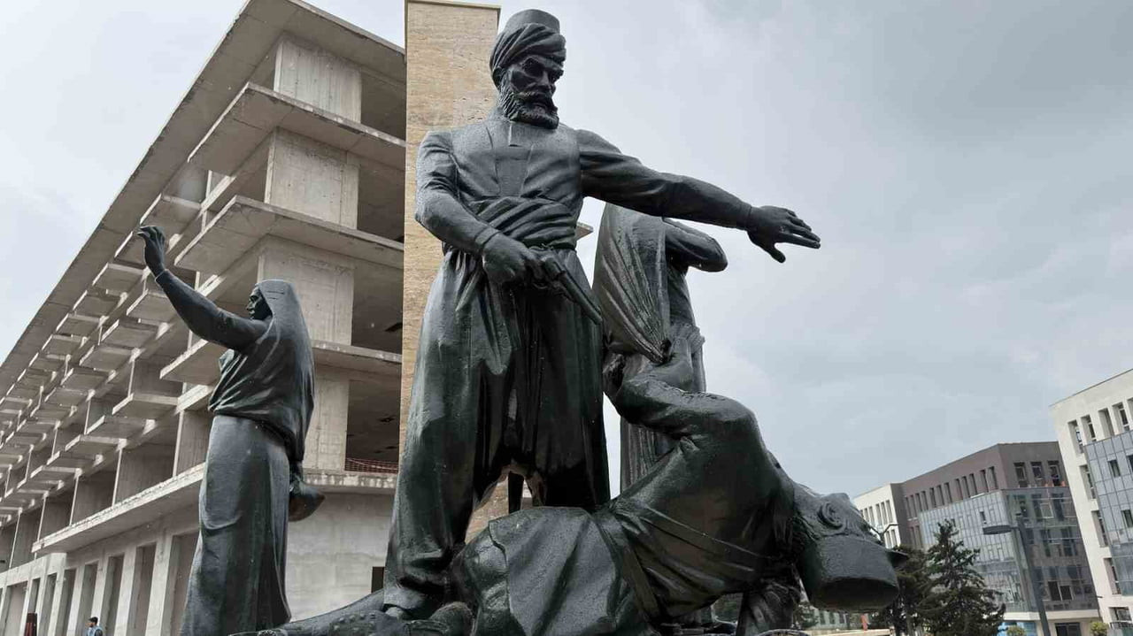 KAHRAMANMARAŞ BÜYÜKŞEHİR BELEDİYESİ, KIBRIS MEYDANI ÇEVRESİNDE YÜRÜTÜLEN İNŞA FAALİYETLERİ...