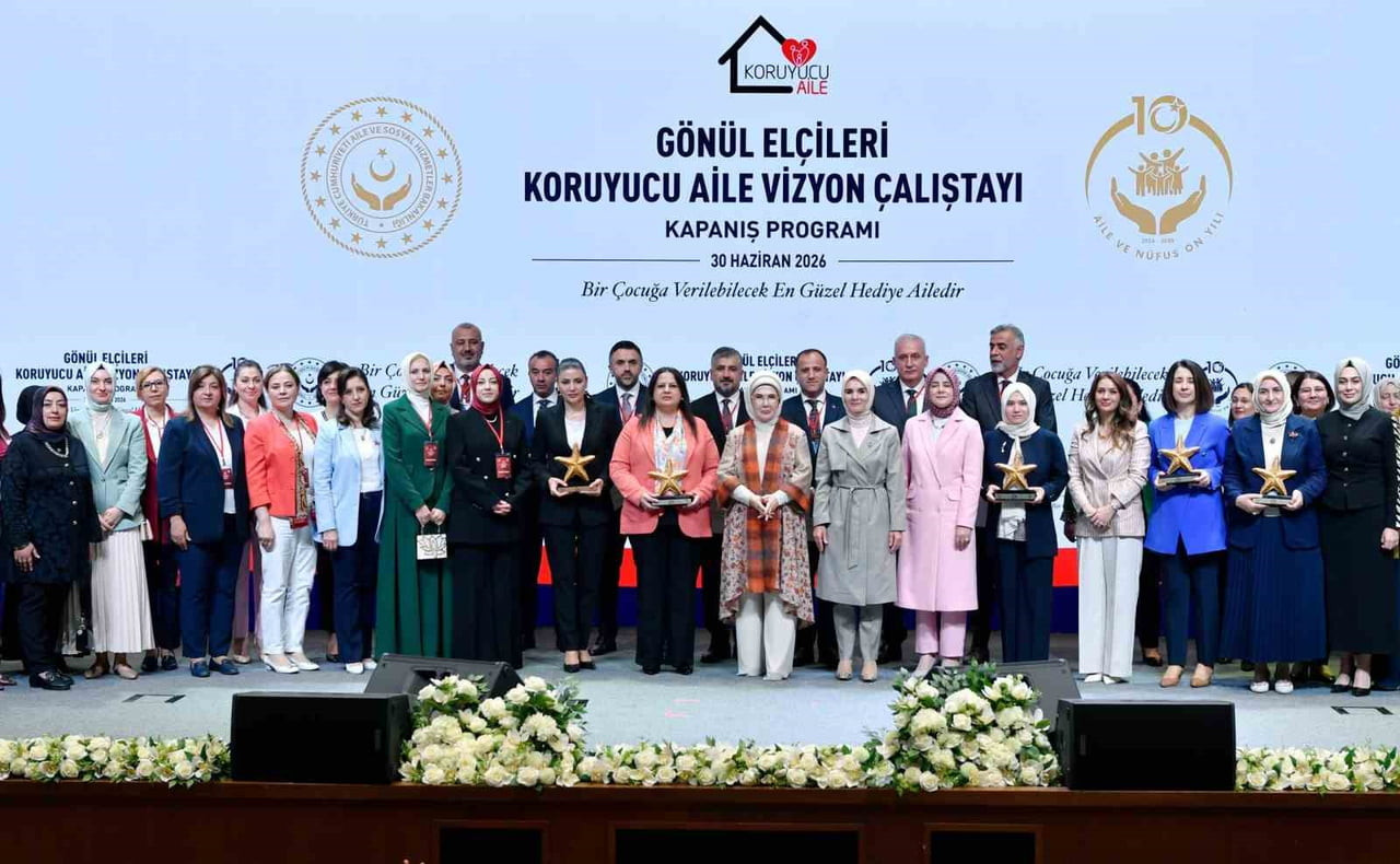KAHRAMANMARAŞ, KORUYUCU AİLE HİZMETLERİNDE GÖSTERDİĞİ BAŞARIYLA "KALABALIK AİLE ÖZEL ÖDÜLÜ"NE...