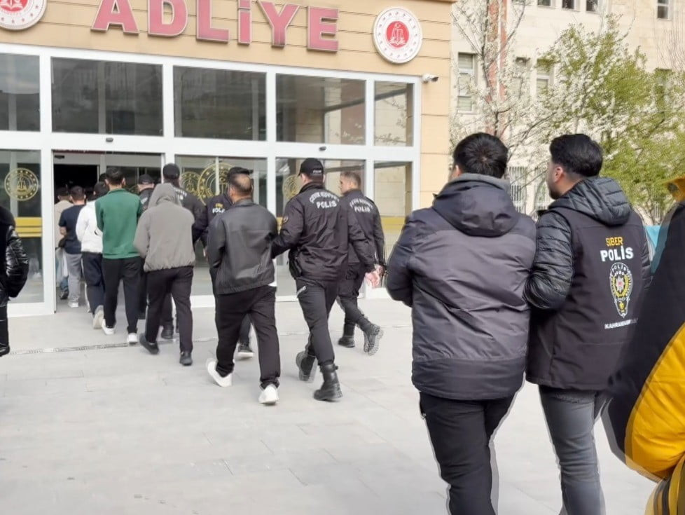 KAHRAMANMARAŞ MERKEZLİ 14 İLDE DÜZENLENEN SİBER DOLANDIRICILIK OPERASYONUNDA 27 ŞÜPHELİ...