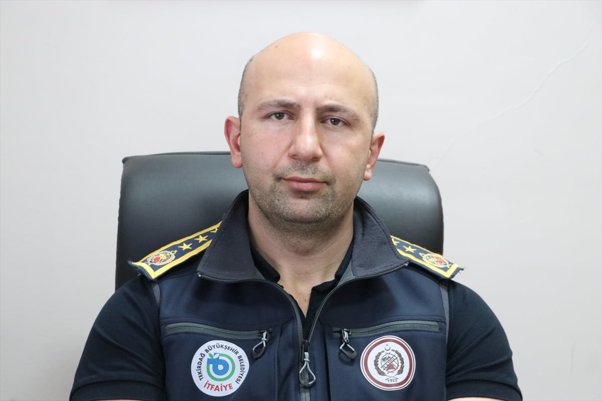 Kahramanmaraş merkezli 6 Şubat 2023 depremlerinin ardından Hatay’ın İskenderun ilçesinde ekibiyle...