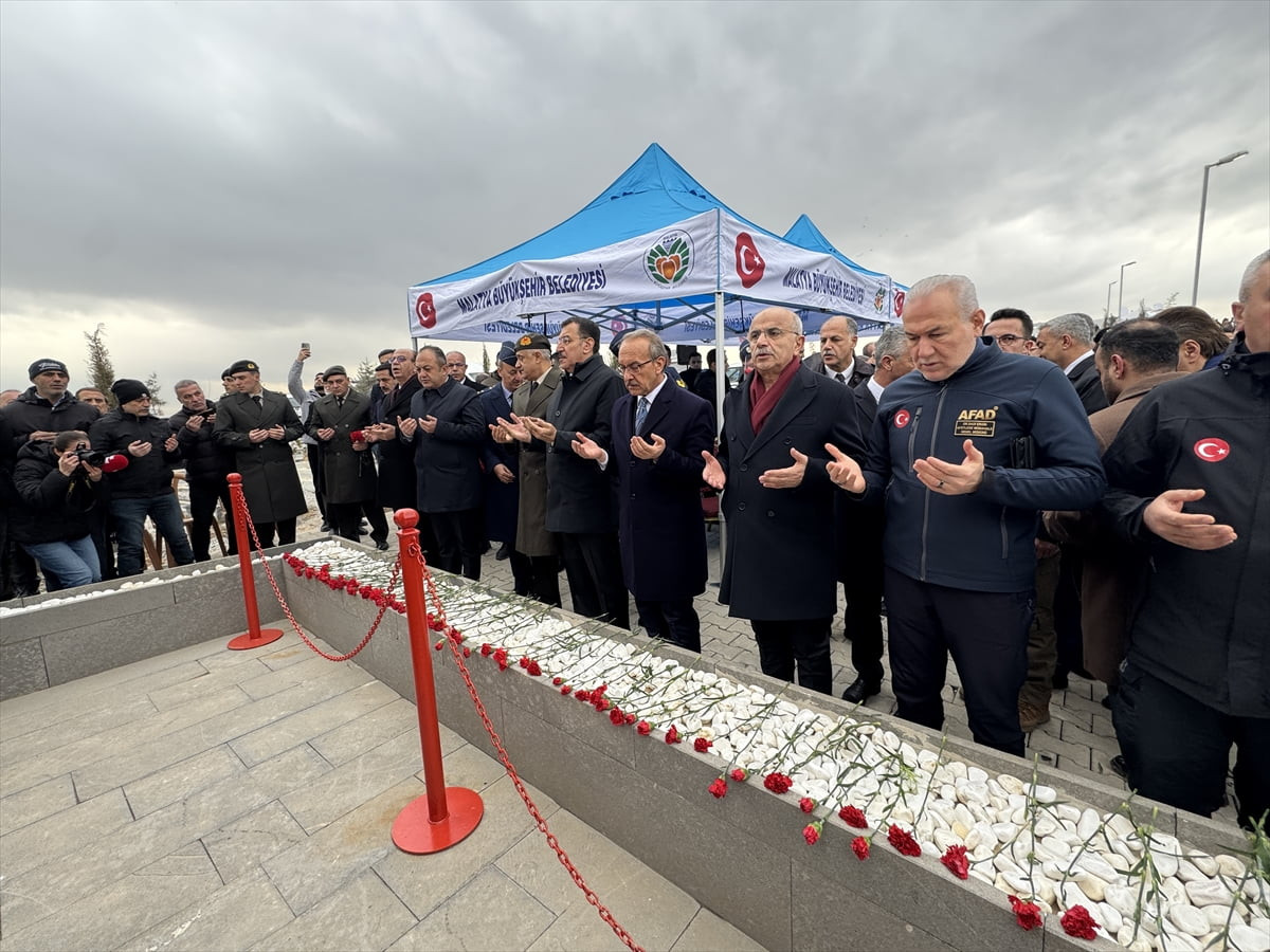 Kahramanmaraş merkezli 6 Şubat 2023'te yaşanan depremlerin büyük yıkıma neden olduğu Malatya'da...