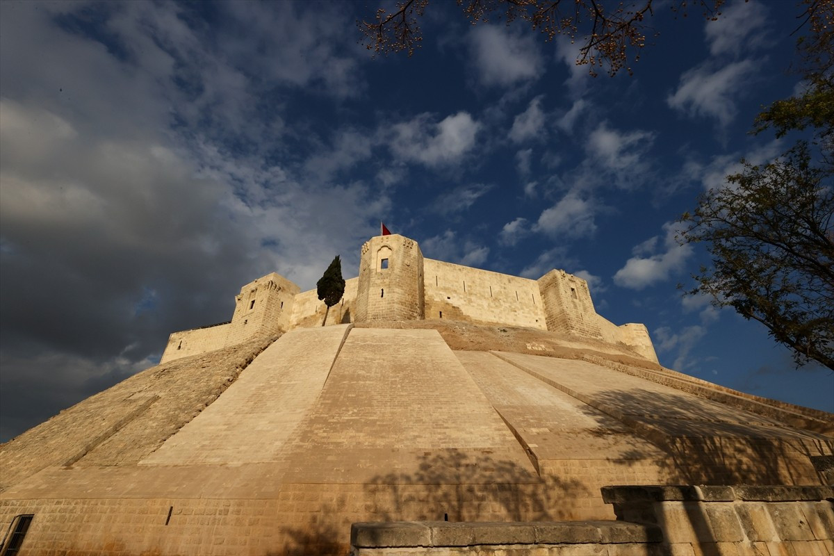 Kahramanmaraş merkezli 6 Şubat 2023'teki depremlerde hasar gören Gaziantep Kalesi'nde restorasyon...