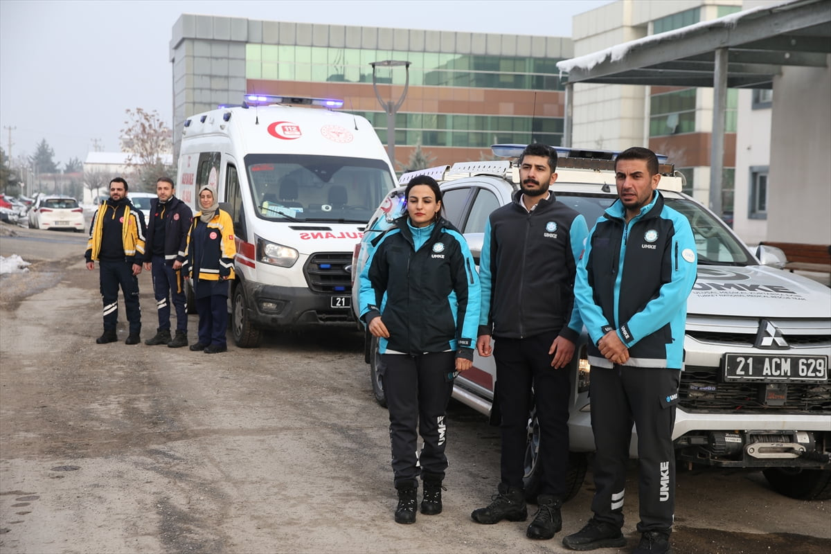 Kahramanmaraş merkezli 6 Şubat 2023'teki depremlerden etkilenen Diyarbakır'da görev yapan UMKE ve...