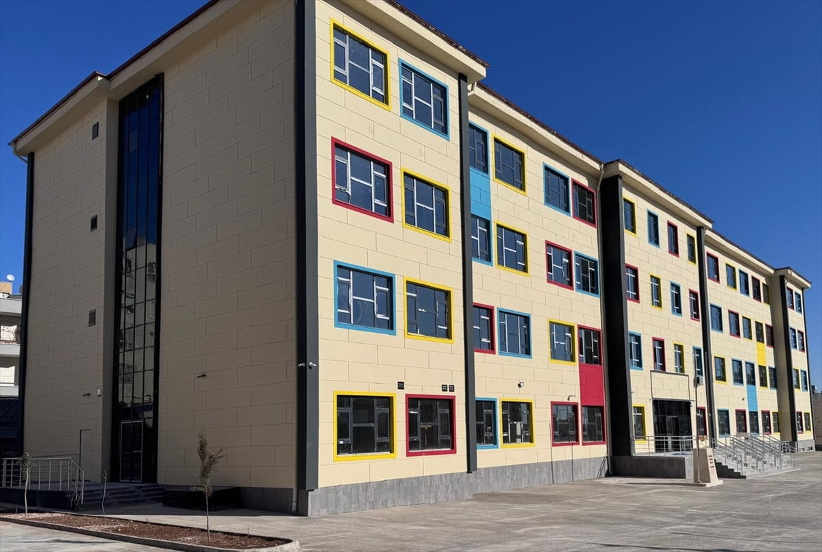  Kahramanmaraş merkezli 6 Şubat 2023'teki depremlerin eğitim altyapısına zarar verdiği...