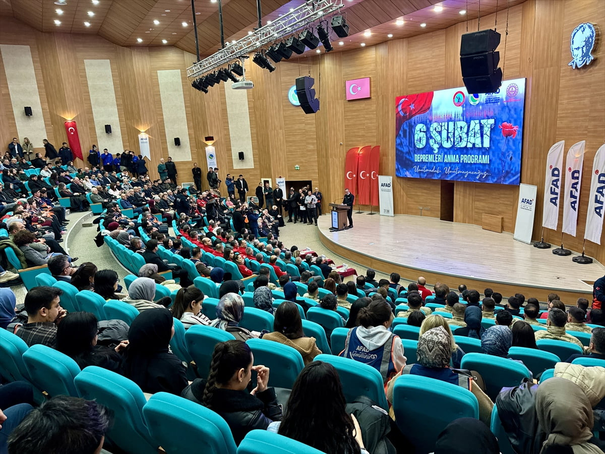 Kahramanmaraş merkezli 6 Şubat depremlerinin üçüncü yıl dönümü dolayısıyla Kırşehir'de anma...