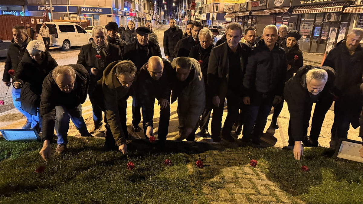 Kahramanmaraş merkezli depremlerde hayatını kaybedenler Zonguldak'ta anıldı. Kent merkezindeki...