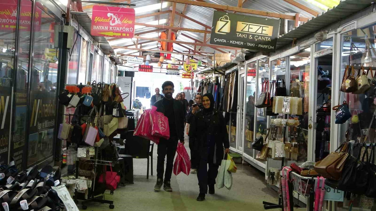 KAHRAMANMARAŞ MERKEZLİ DEPREMLERİN ARDINDAN YARALARINI SARMAYA ÇALIŞAN MALATYA'DA, KURBAN BAYRAMI...