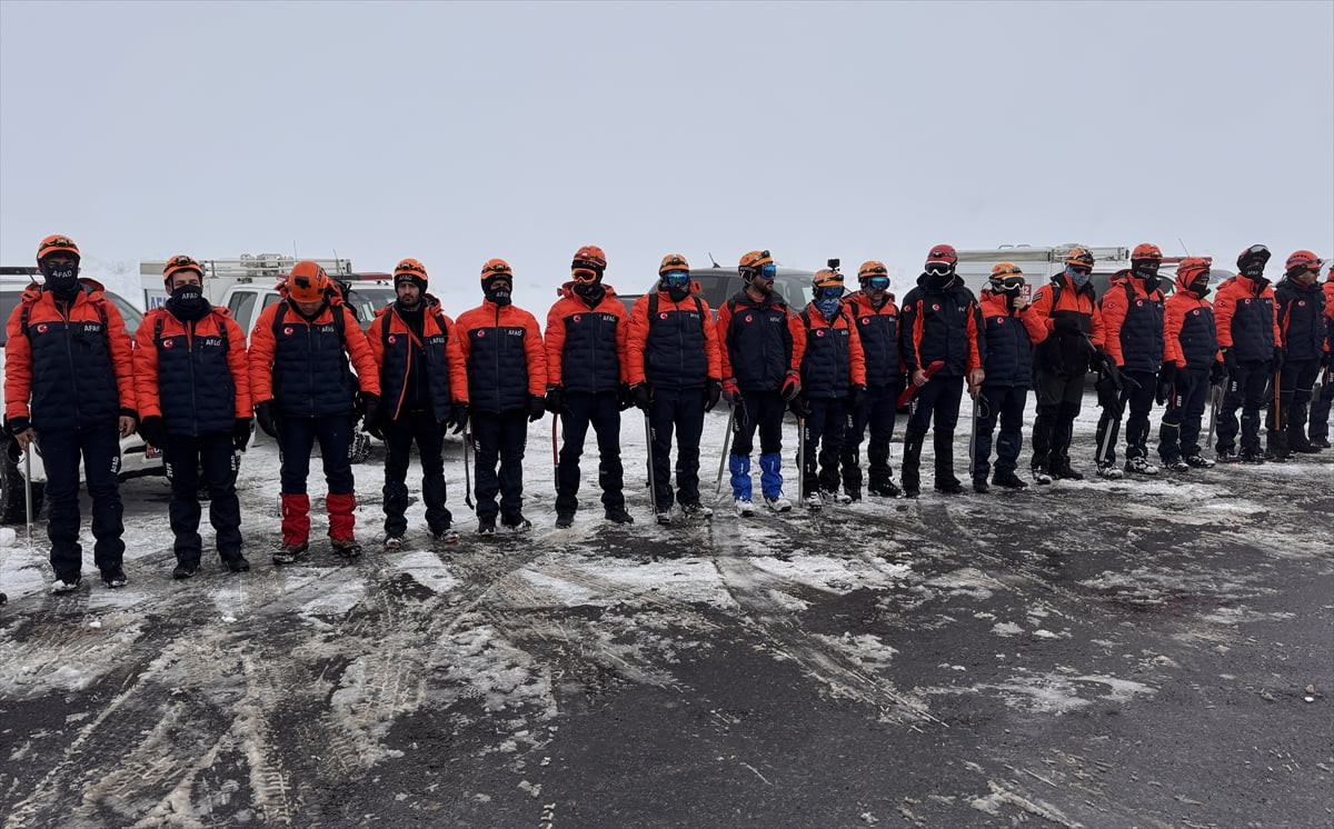 Kahramanmaraş'ta, 10 ilden AFAD ekiplerinin katılımıyla çığda arama kurtarma tatbikatı...