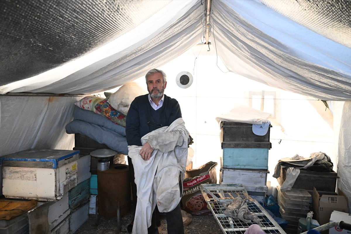 Kahramanmaraş'ta 6 Şubat 2023'teki depremlerde arıları telef olan arıcı Ramazan Say, Tarım ve...