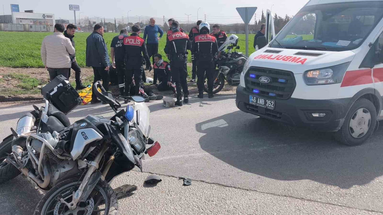 KAHRAMANMARAŞ'TA BABASINDAN İZİNSİZ ALDIĞI OTOMOBİLLE TRAFİĞE ÇIKAN 17 YAŞINDAKİ A.H., KENDİSİNİ...