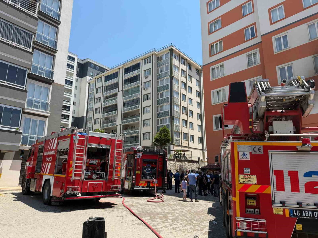 KAHRAMANMARAŞ'TA ÇIKAN İKAMET YANGININDA 3 KİŞİ HAYATINI KAYBETTİ. YANGINDA ÖLEN ENGELLİ ENGELLİ...