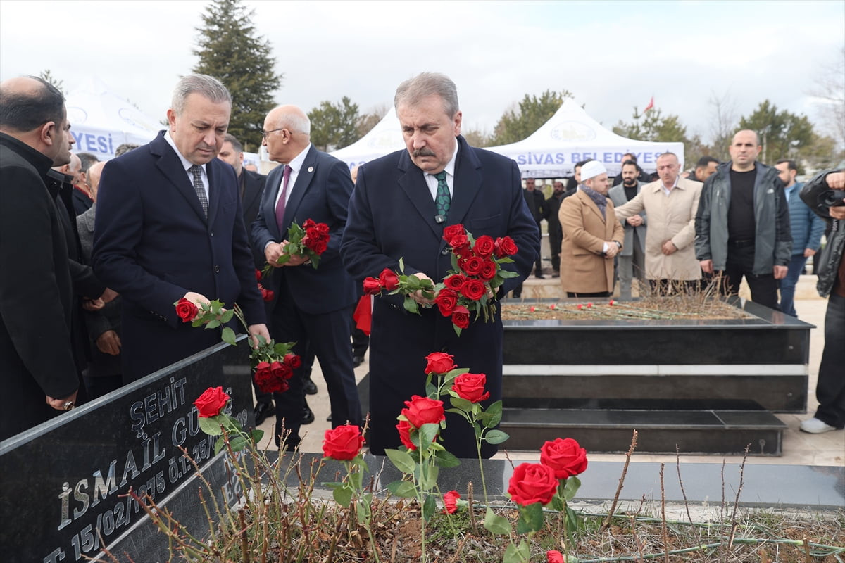 Kahramanmaraş'ta helikopterin düşmesi sonucu yaşamını yitiren Büyük Birlik Partisi (BBP) Kurucu...