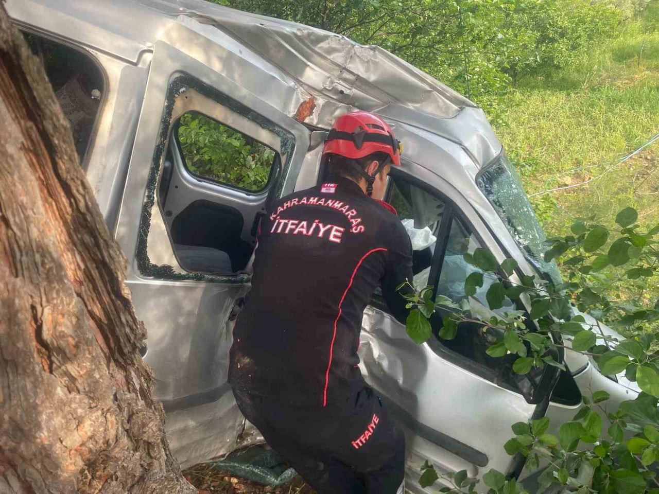 KAHRAMANMARAŞ'TA MEYDANA GELEN TRAFİK KAZASINDA 1'İ AĞIR TOPLAM 4 KİŞİ YARALANDI