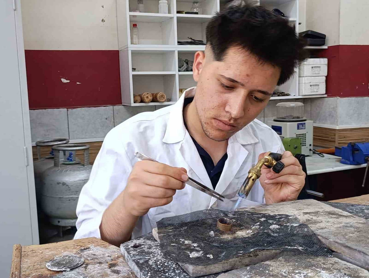 KAHRAMANMARAŞ'TA TOKİ 21. YÜZYIL MESLEKİ VE TEKNİK ANADOLU LİSESİ KUYUMCULUK TEKNOLOJİSİ BÖLÜMÜ...