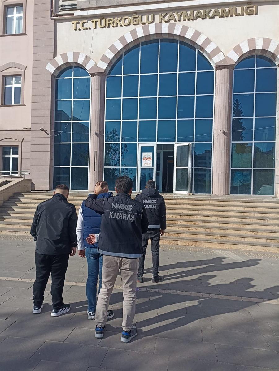 Kahramanmaraş'ta uyuşturucu operasyonunda gözaltına alınan 3 şüpheliden 1'i tutuklandı.
