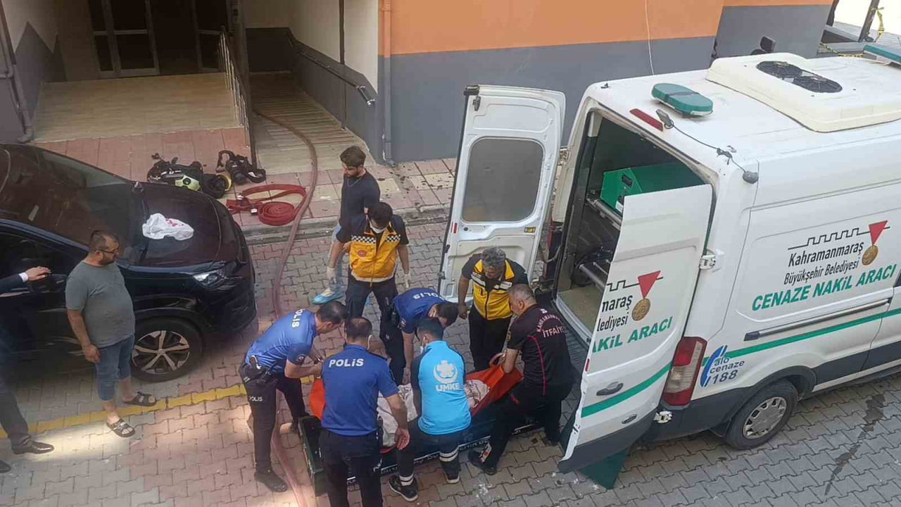 KAHRAMANMARAŞ’TA ÇIKAN İKAMET YANGININDA BİR ENGELLİNİN HASTANEDE İKİSİNİN DE İKAMETTE HAYATINI...