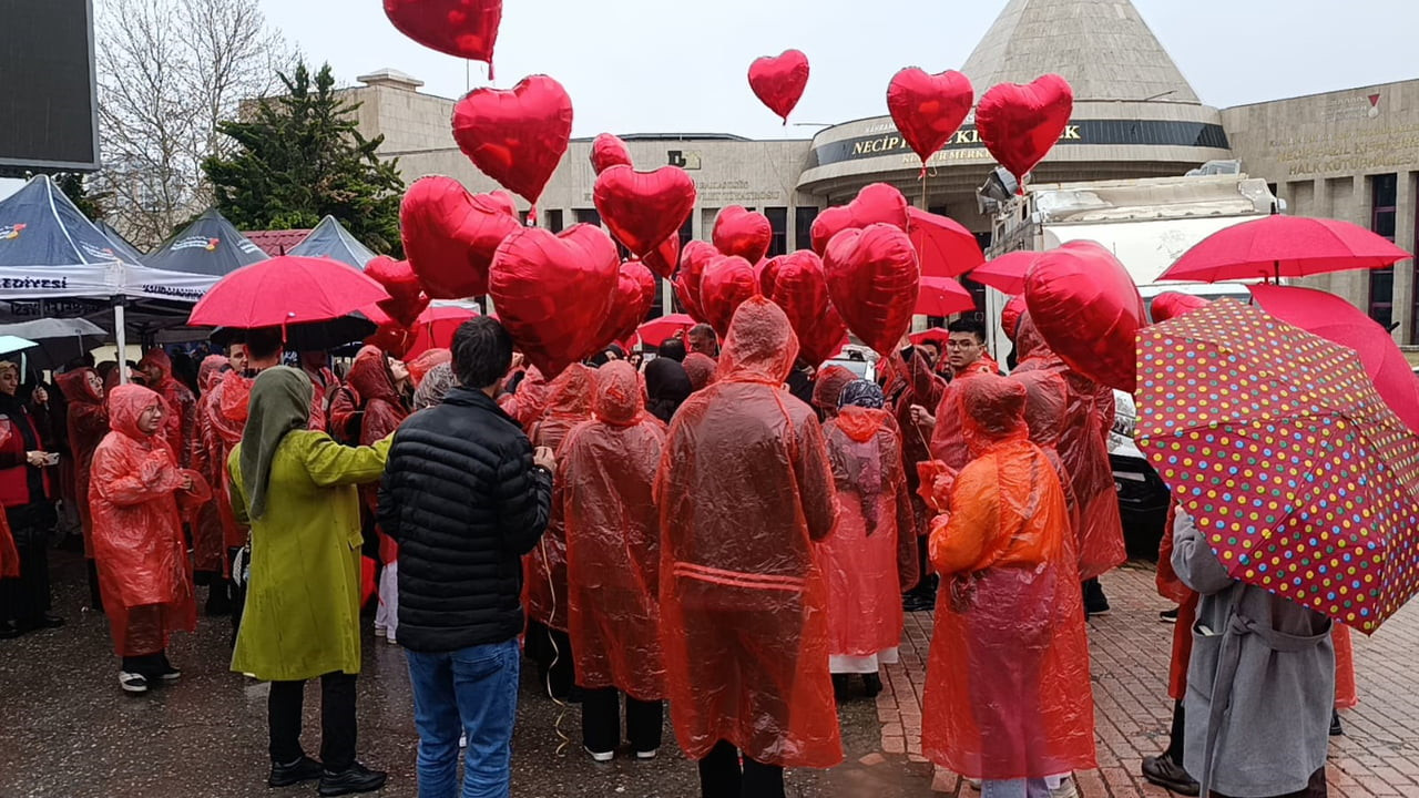 KAHRAMANMARAŞ’TA, DÜNYA OTİZM FARKINDALIK GÜNÜ DOLAYISIYLA ALPARSLAN TÜRKEŞ BULVARI’NDA ANLAMLI...