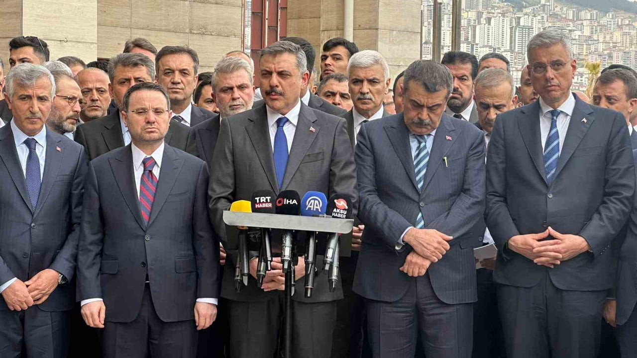 KAHRAMANMARAŞ’TAKİ OKUL SALDIRISININ ARDINDAN İÇİŞLERİ BAKANI MUSTAFA ÇİFTÇİ, SAĞLIK BAKANI KEMAL...