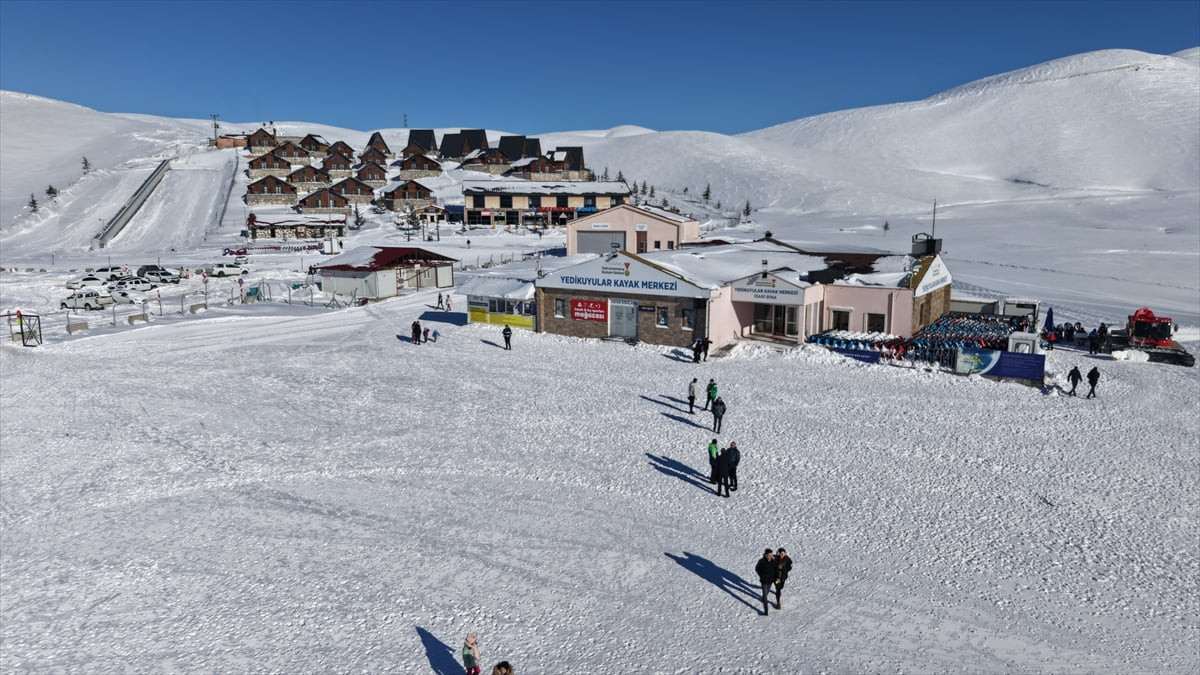 Kahramanmaraş’taki Yedikuyular Kayak Merkezi, son yağışların ardından kar kalınlığının yeterli...