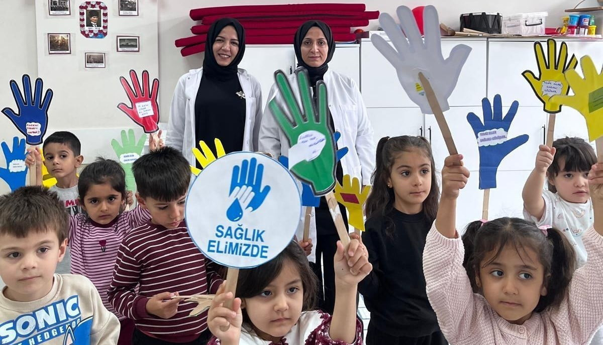 KAHTA'DA MİNİK ÖĞRENCİLERE EL HİJYENİ EĞİTİMİ