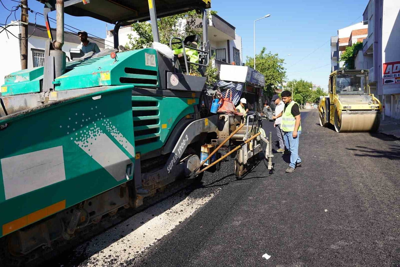 KAHTA’NIN ANA ARTERİ ATATÜRK CADDESİ YENİLENİYOR