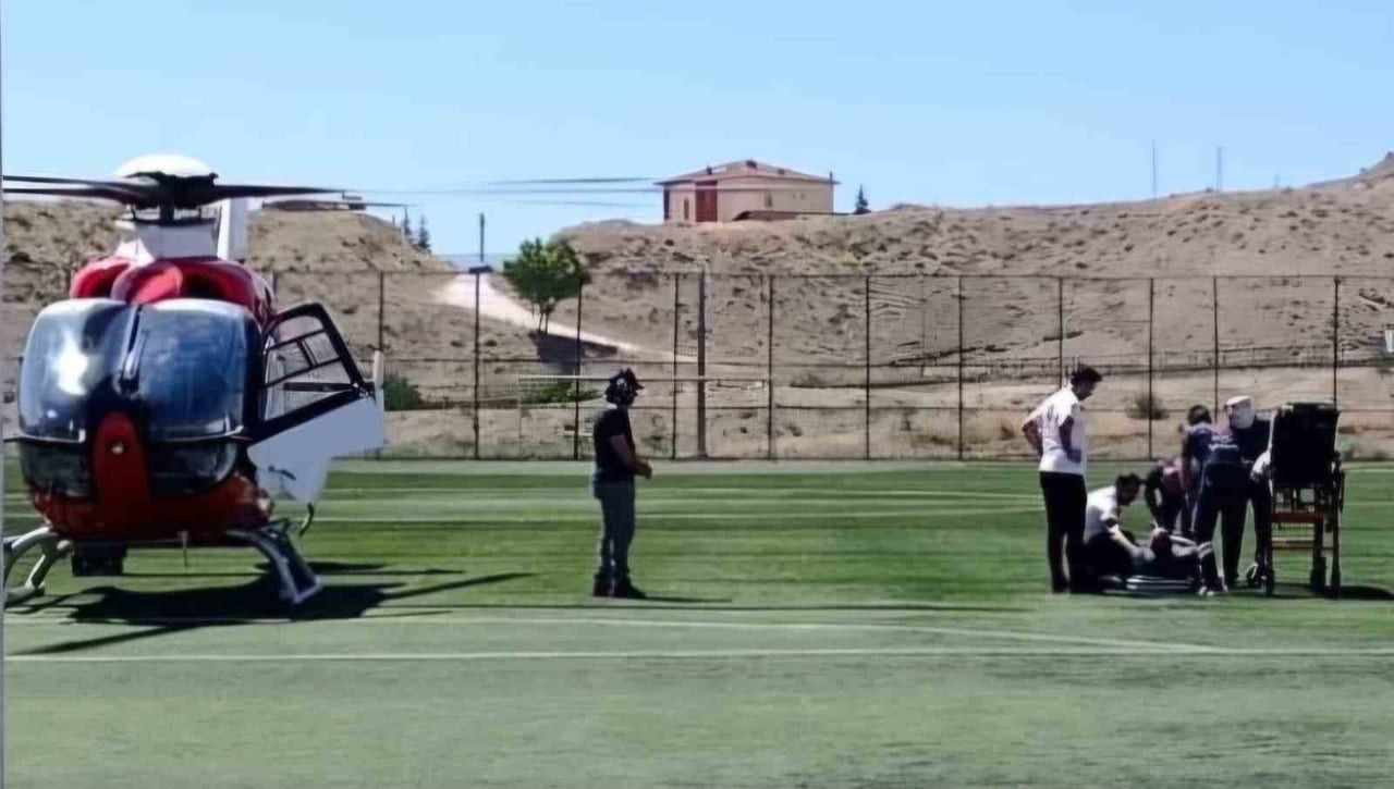 KALP KRİZİ GEÇİREN HASTA HAVA AMBULANSIYLA MALATYA'YA SEVK EDİLDİ