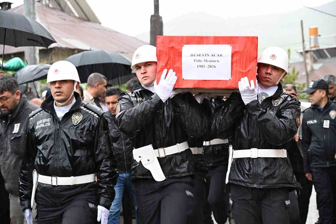 KALP KRİZİ SONUCU VEFAT EDEN POLİS MEMURU HÜSEYİN ACAR SON YOLCULUĞUNA UĞURLANDI.