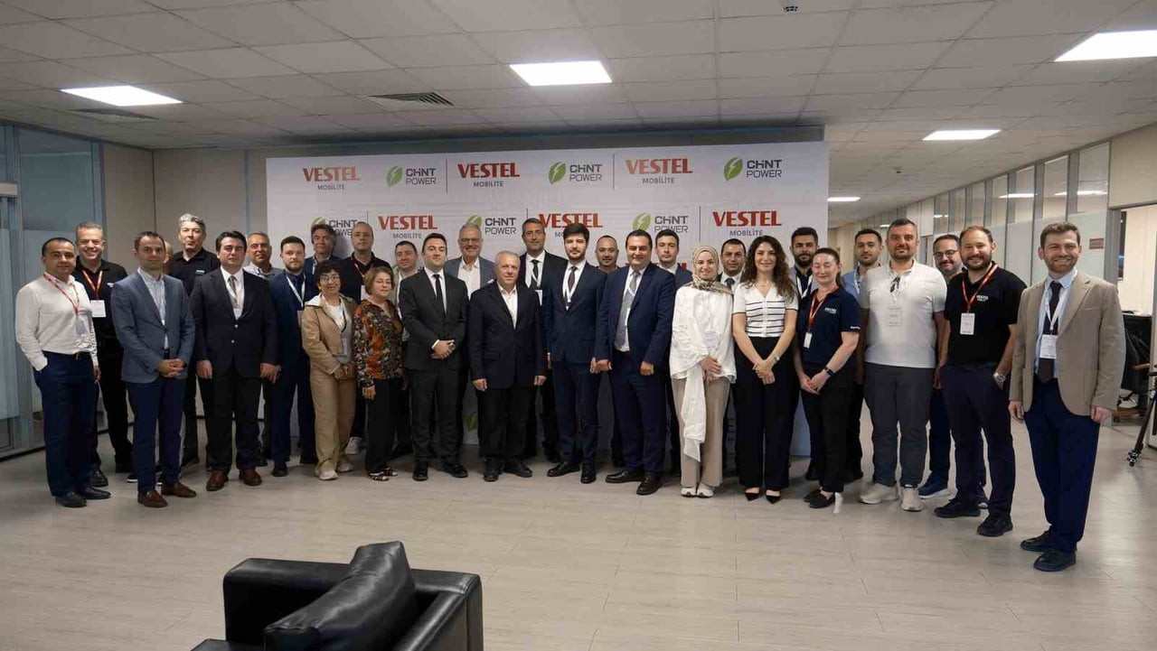 KAMU VE ENERJİ SEKTÖRÜ TEMSİLCİLERİ, VESTEL MOBİLİTE VE CHİNT POWER İŞ BİRLİĞİ KAPSAMINDA...