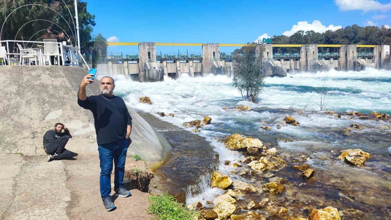 KAPAKLARIN AÇILMASIYLA BİRLİKTE ORTAYA ÇIKAN MANZARA İSE VATANDAŞLAR TARAFINDAN...