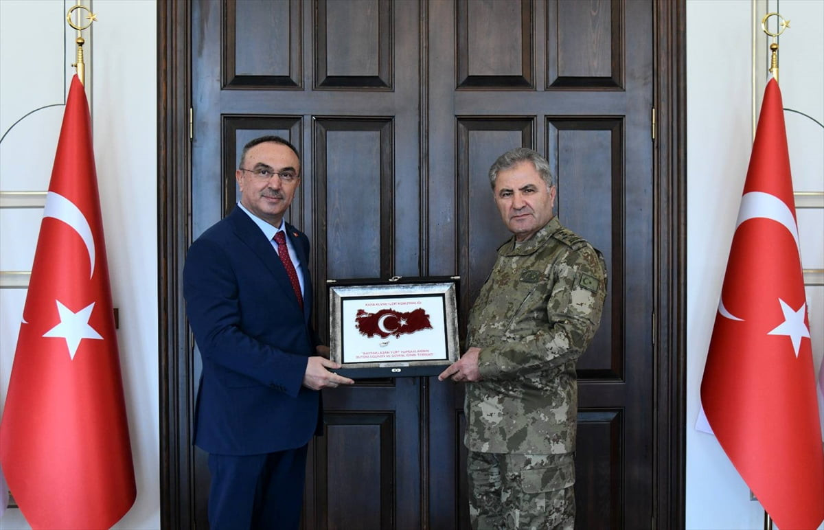 Kara Kuvvetleri Komutanı Orgeneral Metin Tokel, Tekirdağ Valisi Recep Soytürk'ü ziyaret etti.