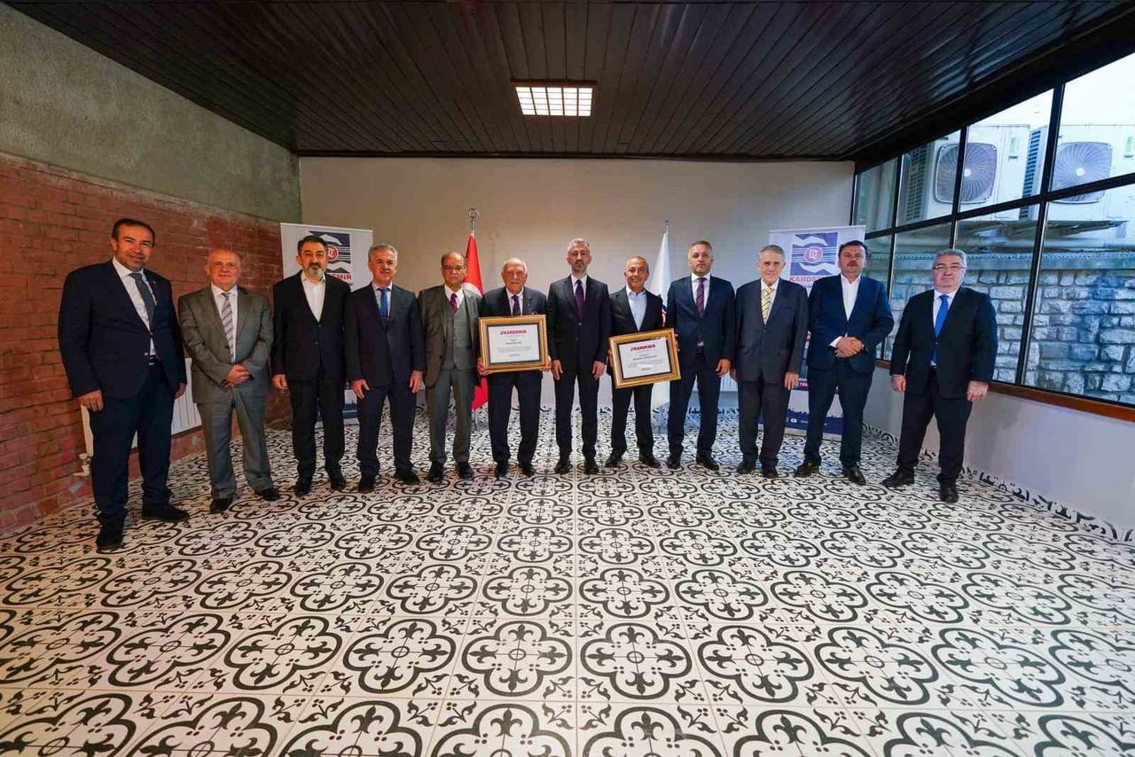 KARABÜK DEMİR VE ÇELİK FABRİKALARI (KARDEMİR) TARAFINDAN, ŞİRKETİN GELİŞİMİNE VE KURUMSAL...