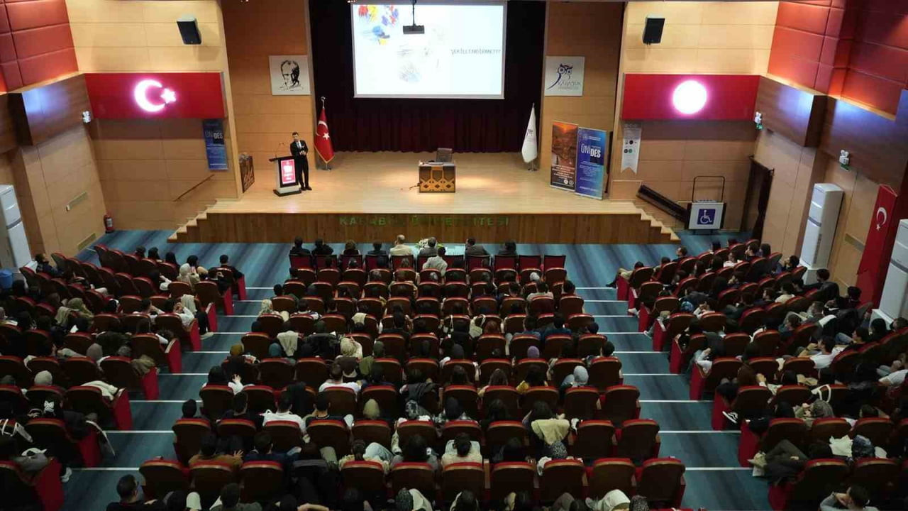 KARABÜK ÜNİVERSİTESİ DİŞ HEKİMLİĞİ FAKÜLTESİ TARAFINDAN DÜZENLENEN ÖĞRENCİ SEMPOZYUMU...