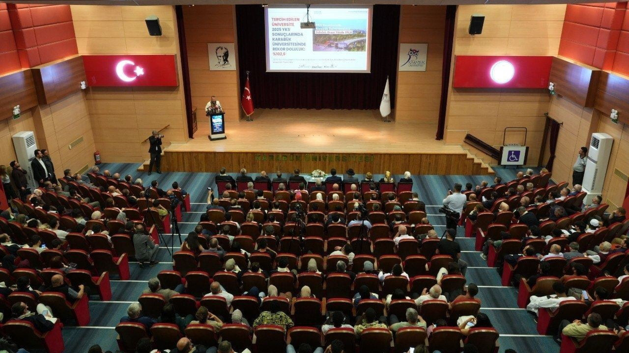 KARABÜK ÜNİVERSİTESİ (KBÜ), KURULUŞUNUN 19. YIL DÖNÜMÜNÜ DÜZENLENEN PROGRAMLA KUTLADI. PROGRAMDA...