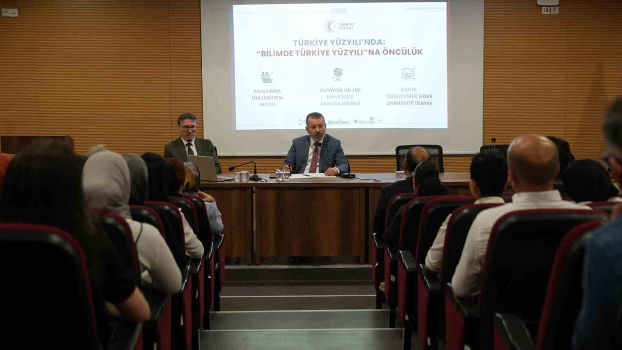 KARABÜK ÜNİVERSİTESİ (KBÜ) REKTÖRÜ PROF. DR. FATİH KIRIŞIK, İKİ FAKÜLTEDE DÜZENLENEN AKADEMİK...
