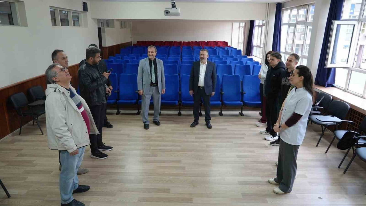 KARABÜK ÜNİVERSİTESİ (KBÜ) REKTÖRÜ PROF. DR. FATİH KIRIŞIK, TIP FAKÜLTESİ EK HİZMET BİNASINI...