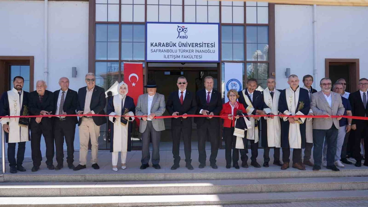 KARABÜK ÜNİVERSİTESİNDE (KBÜ), MERHUM YAPIMCI VE SİNEMA DUAYENİ TÜRKER İNANOĞLU’NUN ADINI TAŞIYAN...