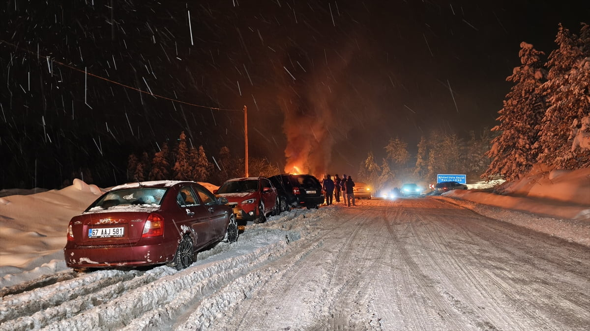 Karabük ve ilçelerinde kar yağışı etkisini sürdürüyor. Safranbolu ilçesindeki 1030 rakımlı...