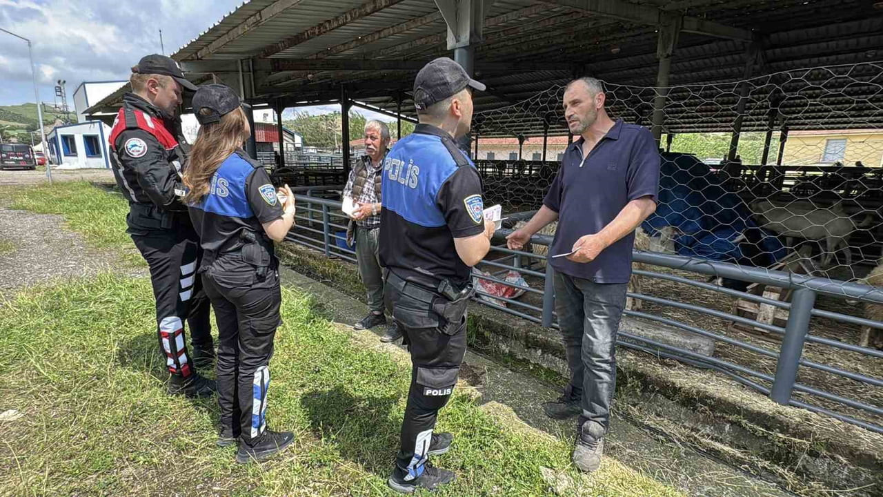 KARABÜK'TE KURBAN BAYRAMI ÖNCESİ KURBAN PAZARINDA DENETİM VE BİLGİLENDİRME ÇALIŞMASI...