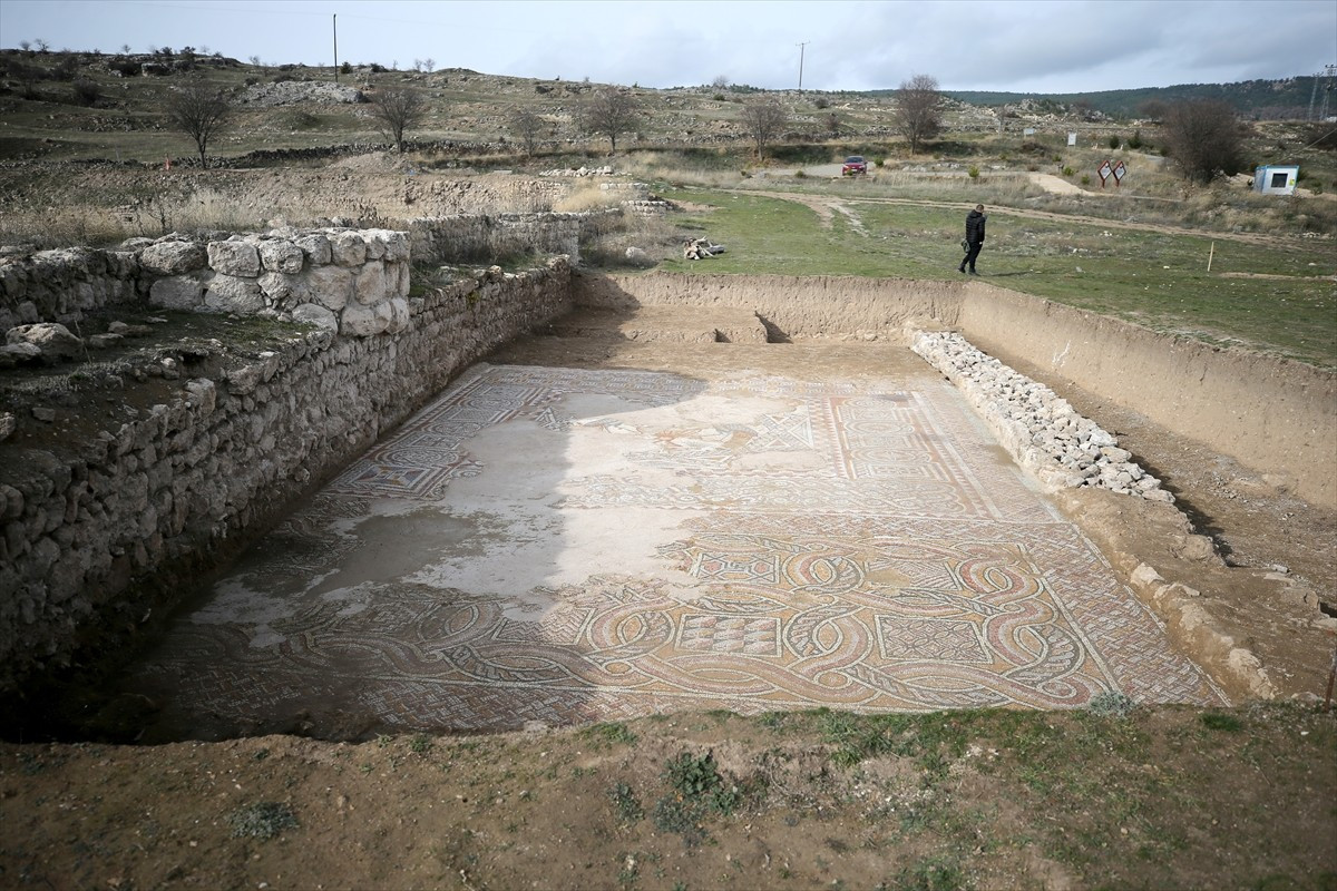 Karabük'ün Eskipazar ilçesindeki Hadrianopolis Antik Kenti'ndeki kazılarda, milattan sonra 4....
