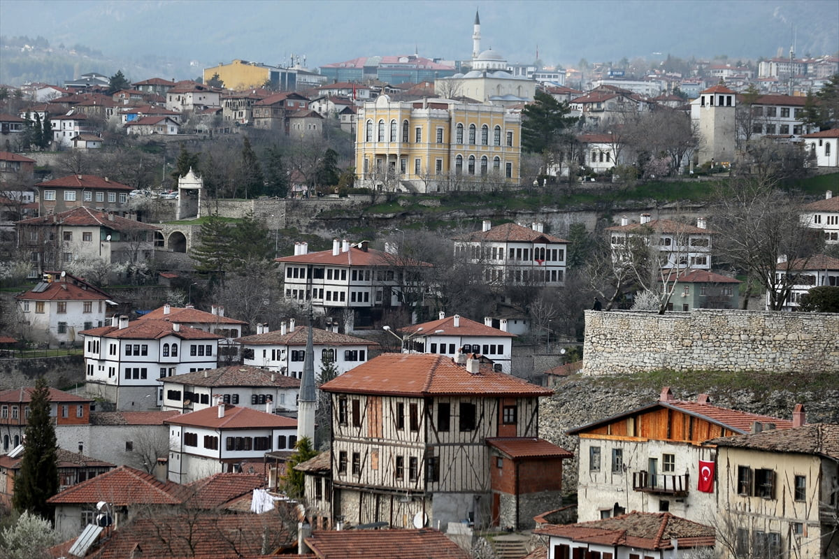 Karabük'ün UNESCO Dünya Mirası Listesi'nde yer alan Safranbolu ilçesi ziyaretçilerine Ramazan...