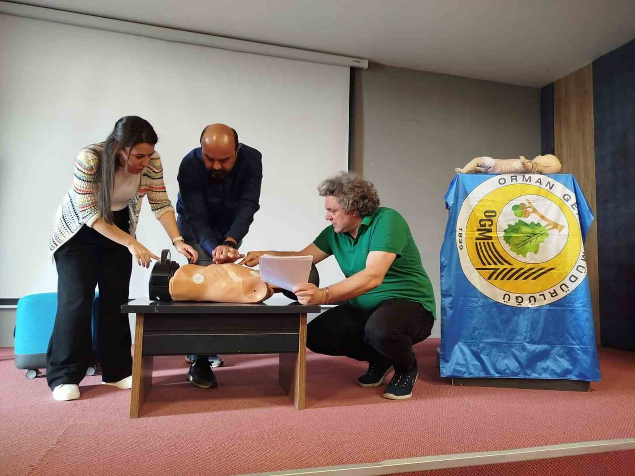 KARABÜK’ÜN EFLANİ İLÇESİNDE, ORMAN İŞLETME MÜDÜRLÜĞÜ PERSONELİNE YÖNELİK İLK YARDIM EĞİTİMİ...