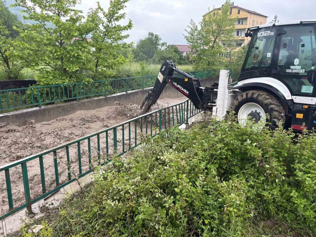 KARABÜK’ÜN YENİCE İLÇESİNE BAĞLI BAĞBAŞI KÖYÜ DABAZLAR MAHALLESİ’NDE KUVVETLİ YAĞIŞLARIN ARDINDAN...