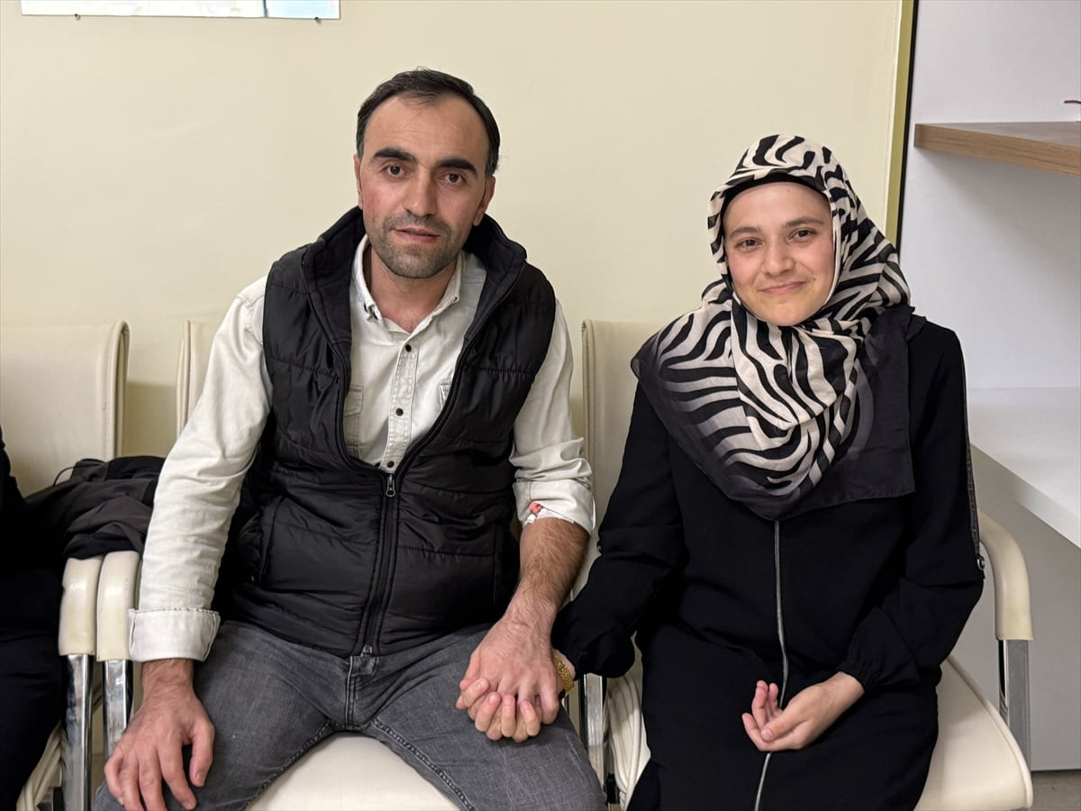 Karaciğer yetmezliği nedeniyle çeşitli sağlık sorunları yaşayan 33 yaşındaki Elif Yıldırım...