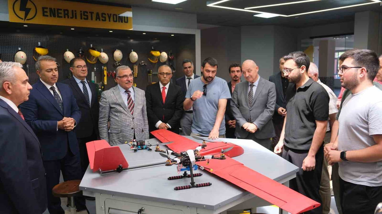 KARAMAN VALİSİ HAYRETTİN ÇİÇEK, KARAMANOĞLU MEHMETBEY ÜNİVERSİTESİ (KMÜ) MÜHENDİSLİK FAKÜLTESİ’NDE...
