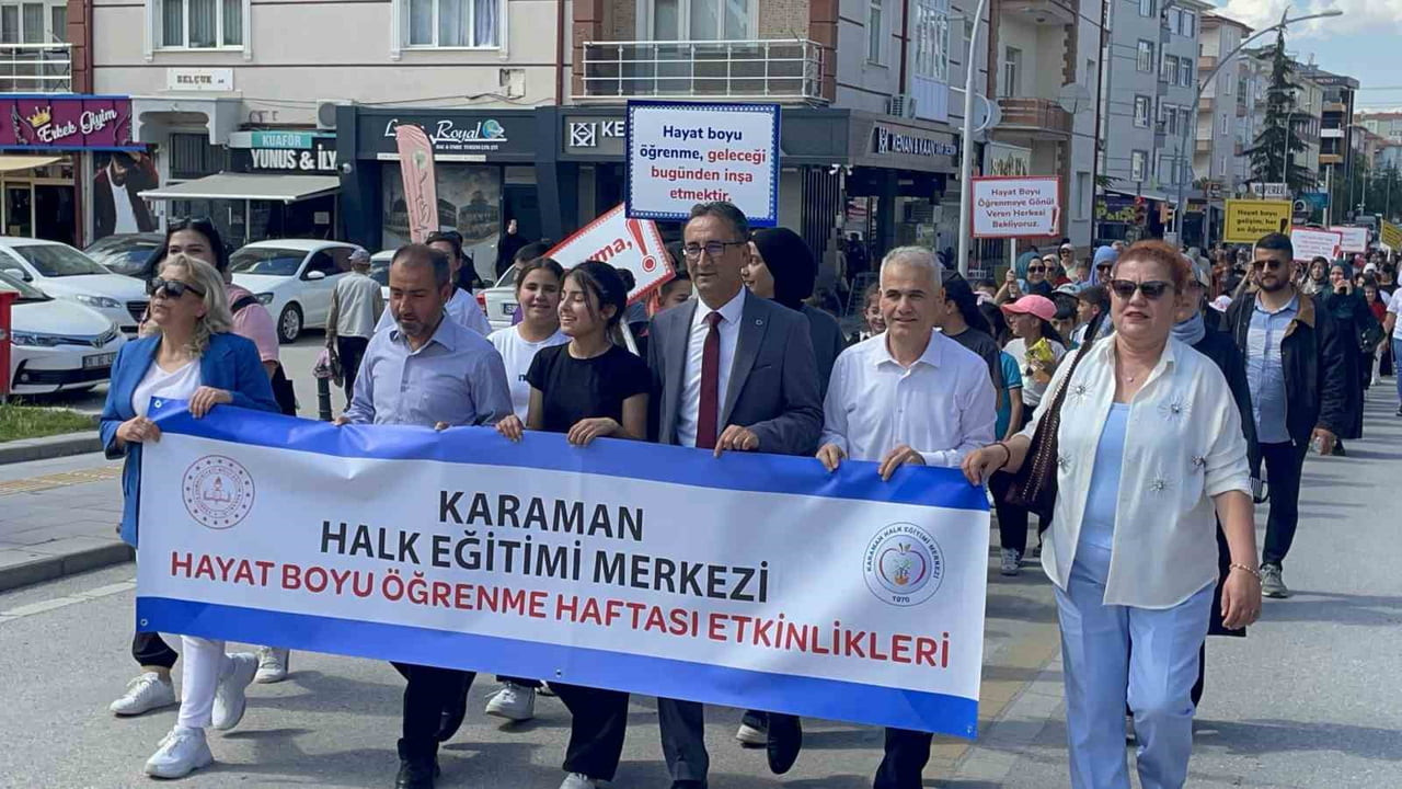 KARAMAN'DA, HAYAT BOYU ÖĞRENME HAFTASI ETKİNLİKLERİ KORTEJ YÜRÜYÜŞÜYLE BAŞLADI.