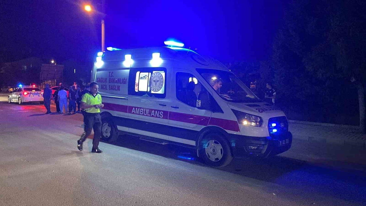 KARAMAN'DA OTOMOBİL İLE ÇARPIŞAN ELEKTRİKLİ BİSİKLETİN SÜRÜCÜSÜ YOLA SAVRULARAK...