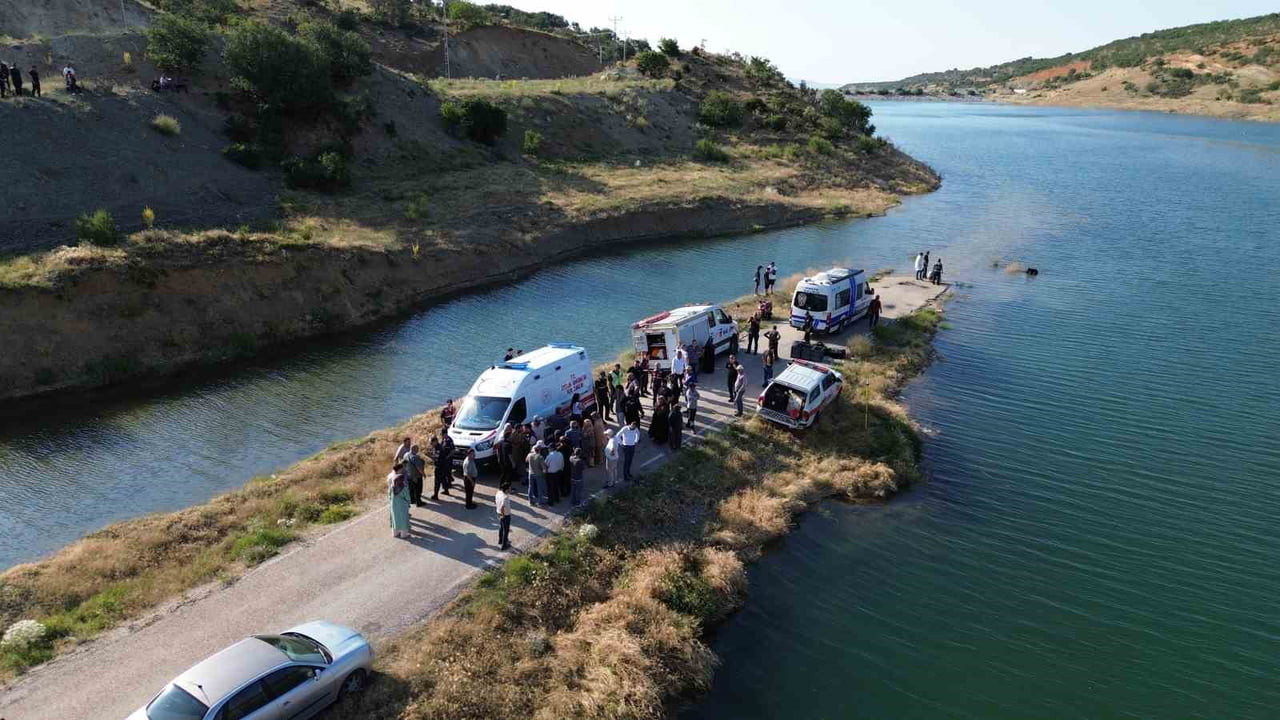KARAMAN'DA SERİNLEMEK İÇİN GÖLETE GİREN 15 YAŞINDAKİ ÇOCUK BOĞULARAK HAYATINI KAYBETTİ.