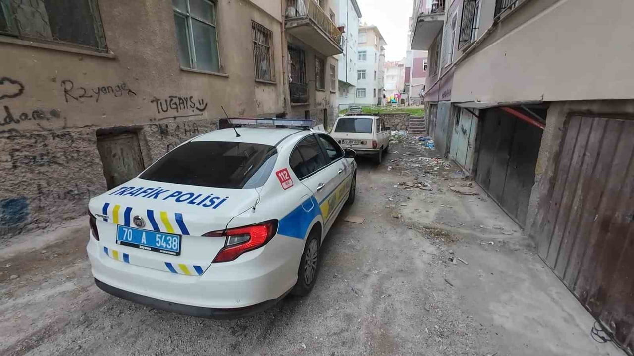 KARAMAN’DA KAZAYA KARIŞTIKTAN SONRA POLİSİN "DUR" İHTARINA UYMAYARAK KAÇAN OTOMOBİL SÜRÜCÜSÜ...