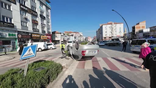 Karaman’da otomobil takla atarak ters döndü: 1 yaralı